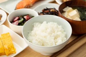 和食の朝食の画像