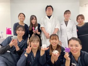 渋谷矯正歯科クリニックスタッフの集合写真