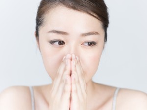 笑えない女性