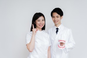 歯科衛生士と歯科医師のイメージ