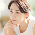 黄昏る女性