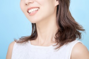 整った歯並びの女性のイメージ