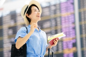 旅行している女性イメージ